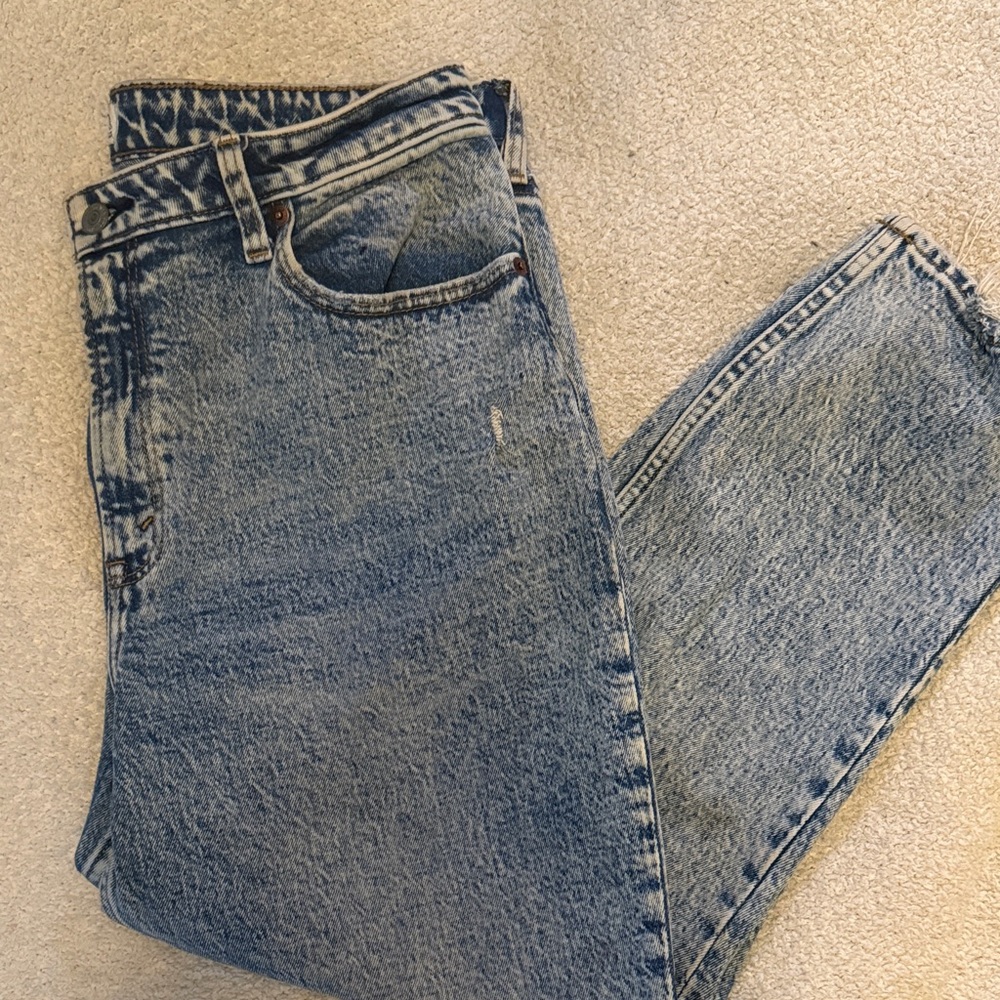 Abercrombie & Fitch The Mom High Rise Curve Jean